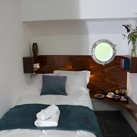 Gp Amstel River Houseboat Holiday home Amsterdam